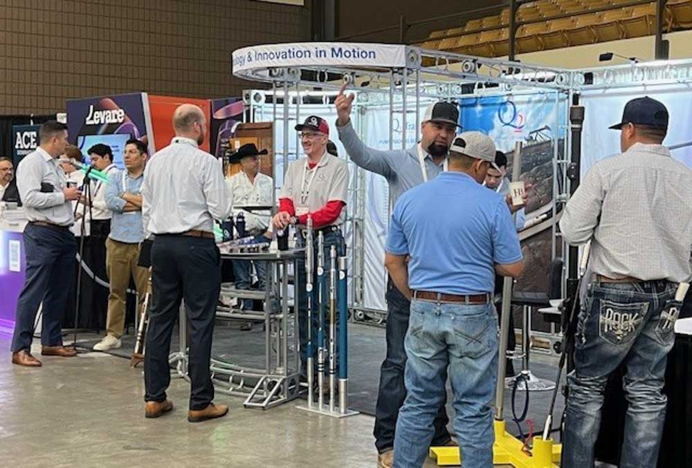 Booth Decorating-64-1000px